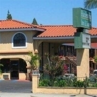 Hacienda Inn & Suites