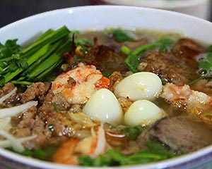 hu-tieu noodle soup